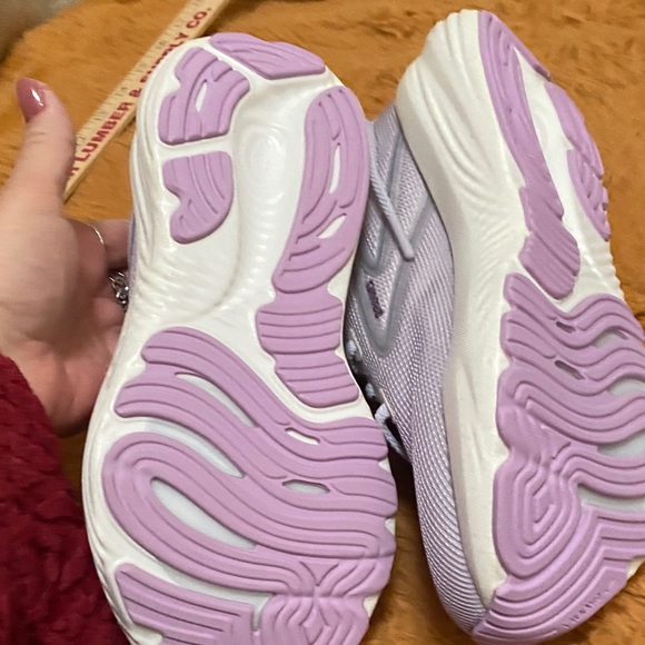 Brooks Women's Light Purple Sneakers - Picture 7 of 15